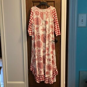 Women’s Nuggles Brand Maxi Dress Size Medium NWT